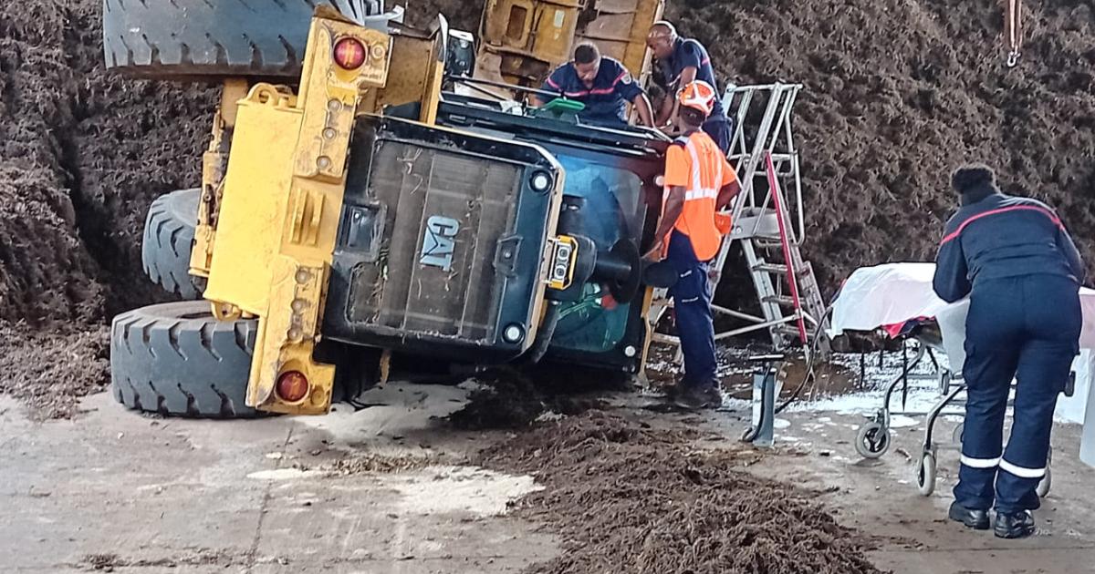 Le conducteur d'un engin de chantier légèrement blessé au Robert