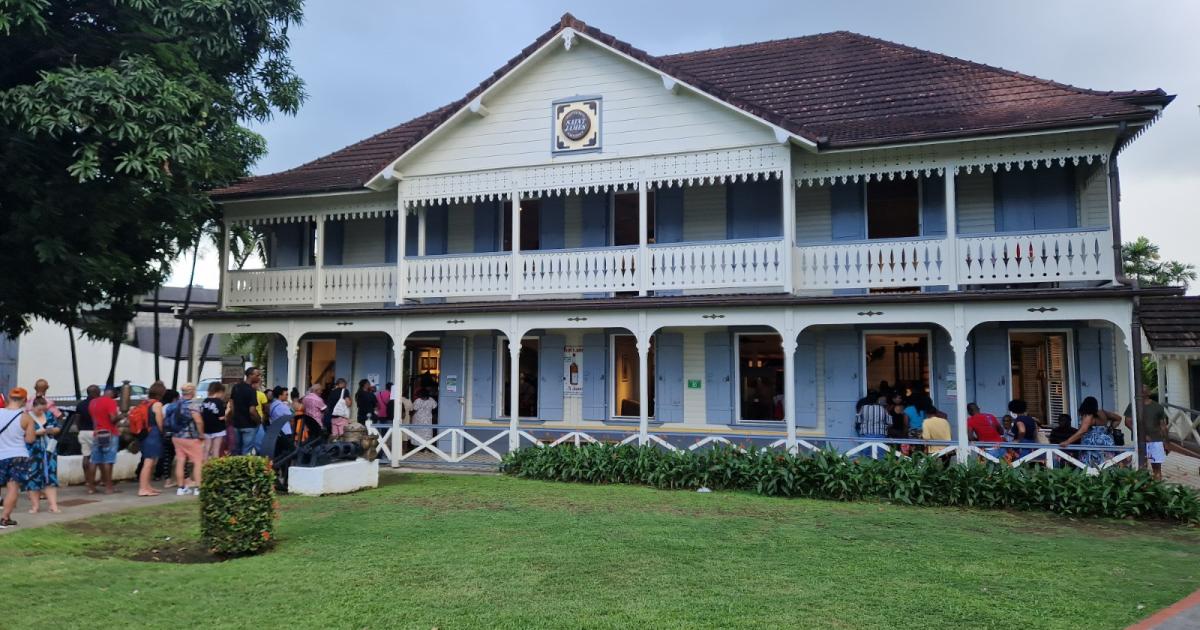 Une vente exceptionnelle de rhum à la distillerie Saint James