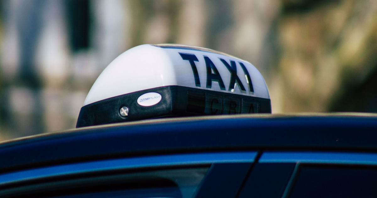     





Opération escargot des taxis sur la RN1




