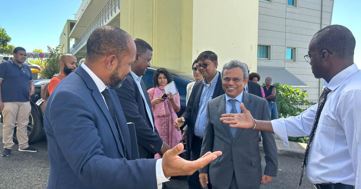 L’ambassadeur de l’Inde en France a terminé sa visite officielle à l’université