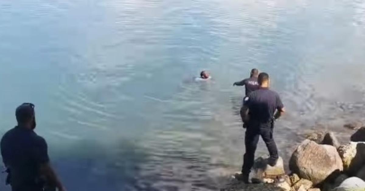 Pour échapper aux policiers, un conducteur se jette à l'eau à Pointe-à-Pitre