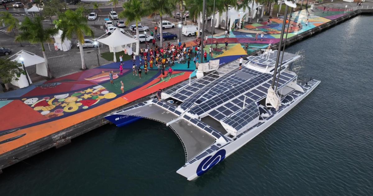 Le bateau Energy Observer, véritable laboratoire scientifique, est en Martinique