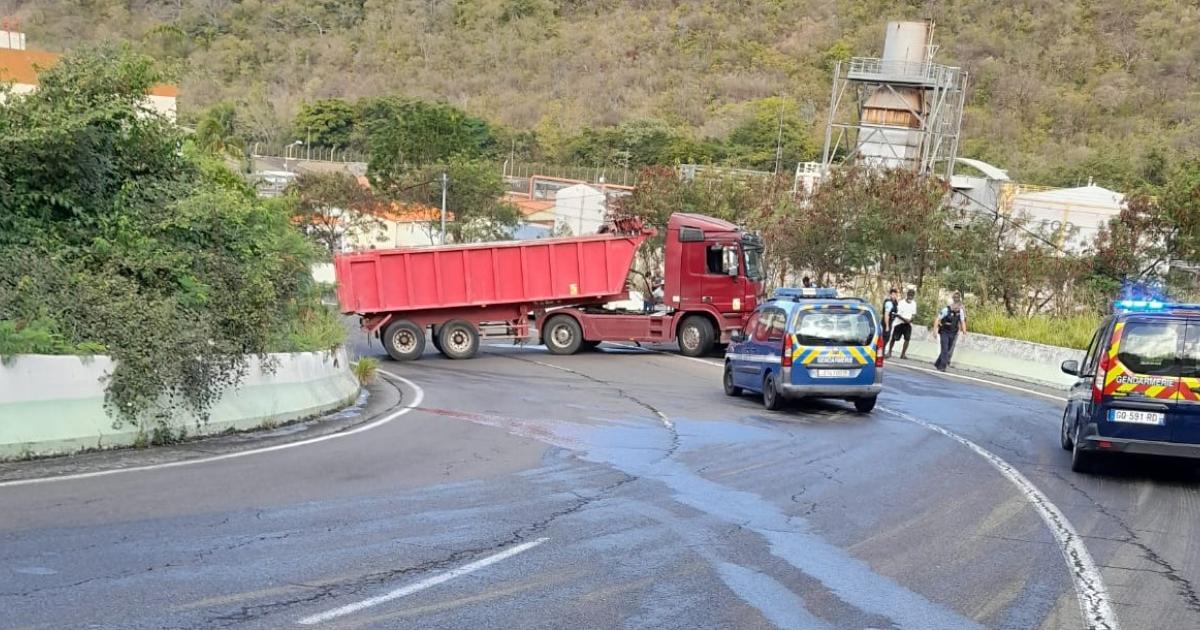Un camion crée des embouteillages monstres sur la RN2