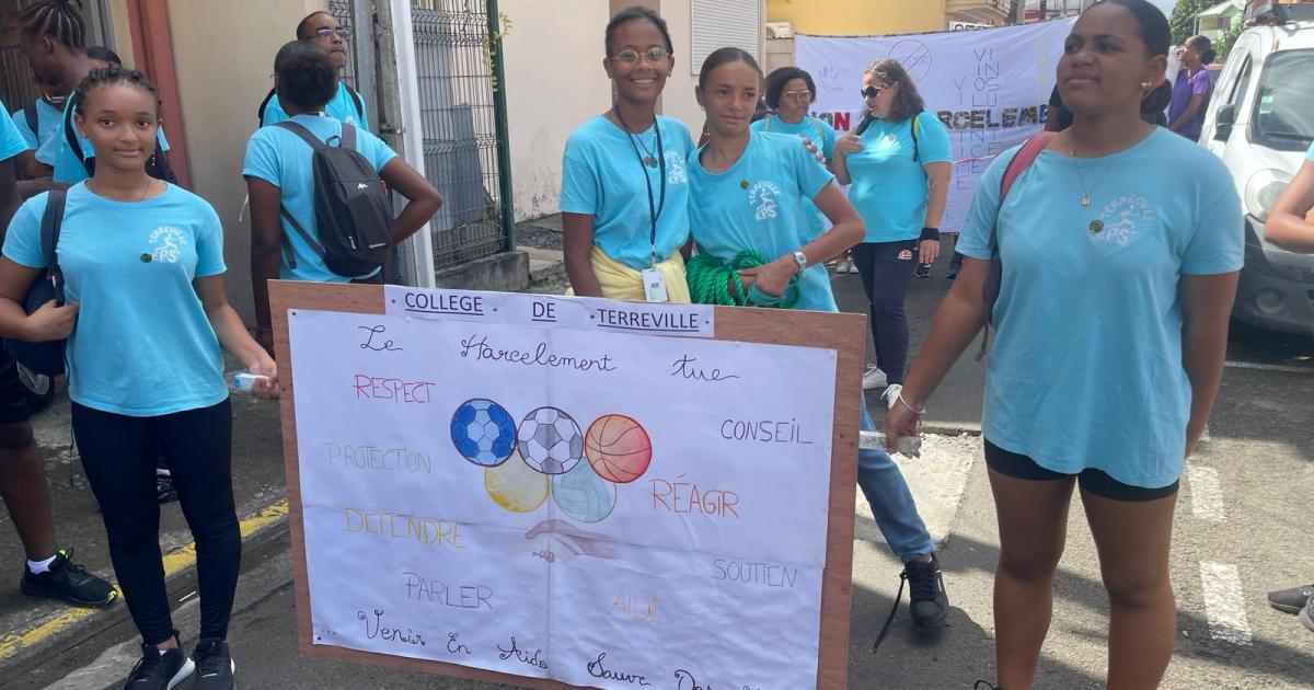 Marche des élèves au Lamentin : « Le harcèlement, il faut arrêter ça tout de suite »