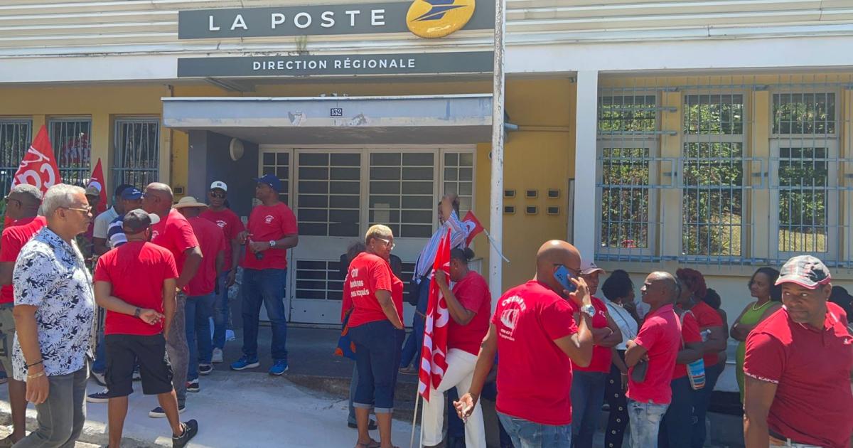 Les syndicats de La Poste mobilisés en soutien à deux représentants du personnel