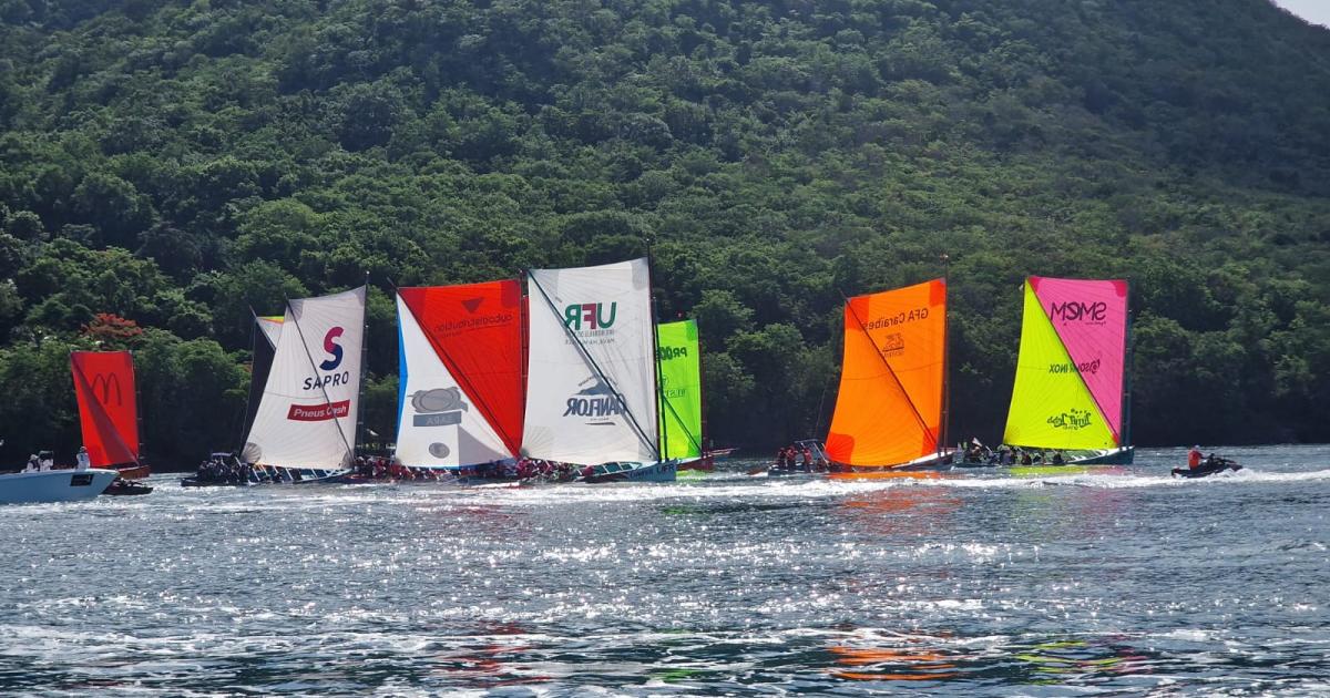 La Flamme Olympique va naviguer sur une yole de Martinique