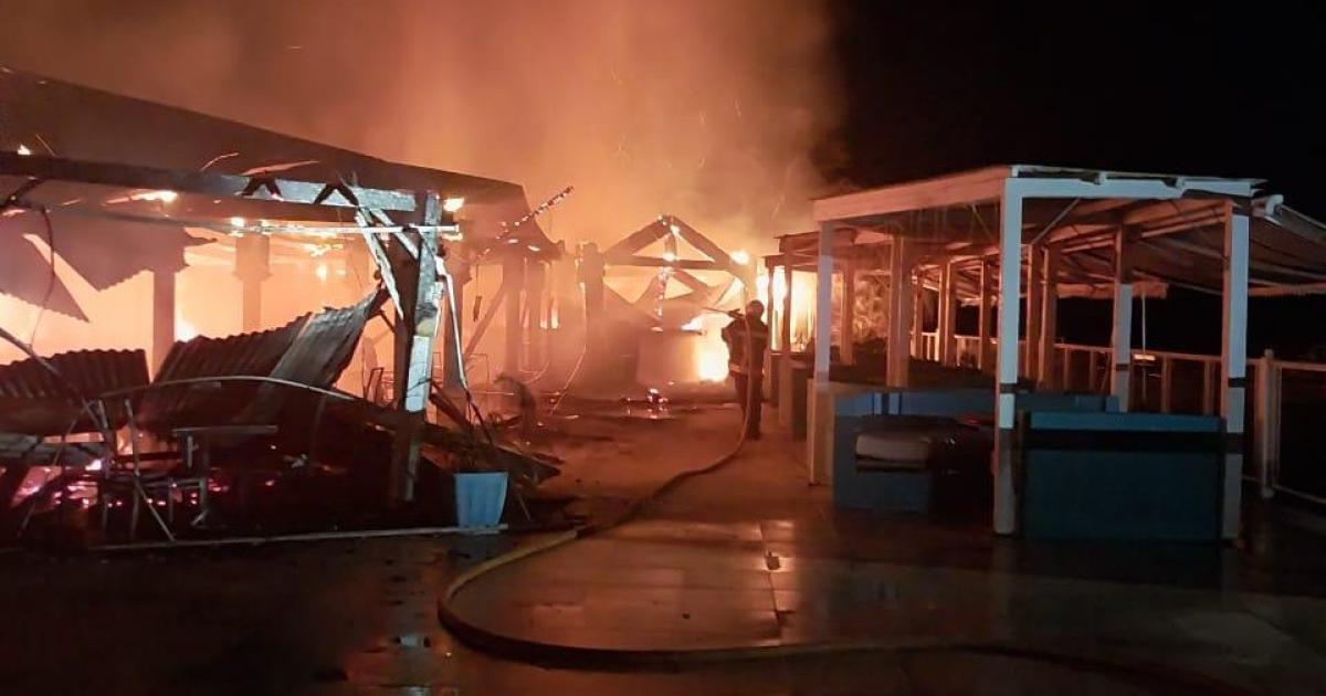 Incendie d'un restaurant à Saint-François : « Tout est par terre », déplore le propriétaire