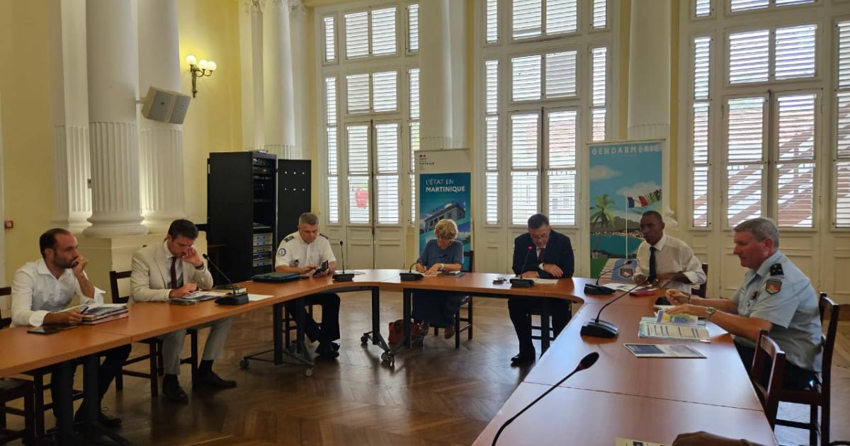     





[Vidéos] Opération Place Nette à Dillon : les autorités veulent continuer d'occuper le terrain




