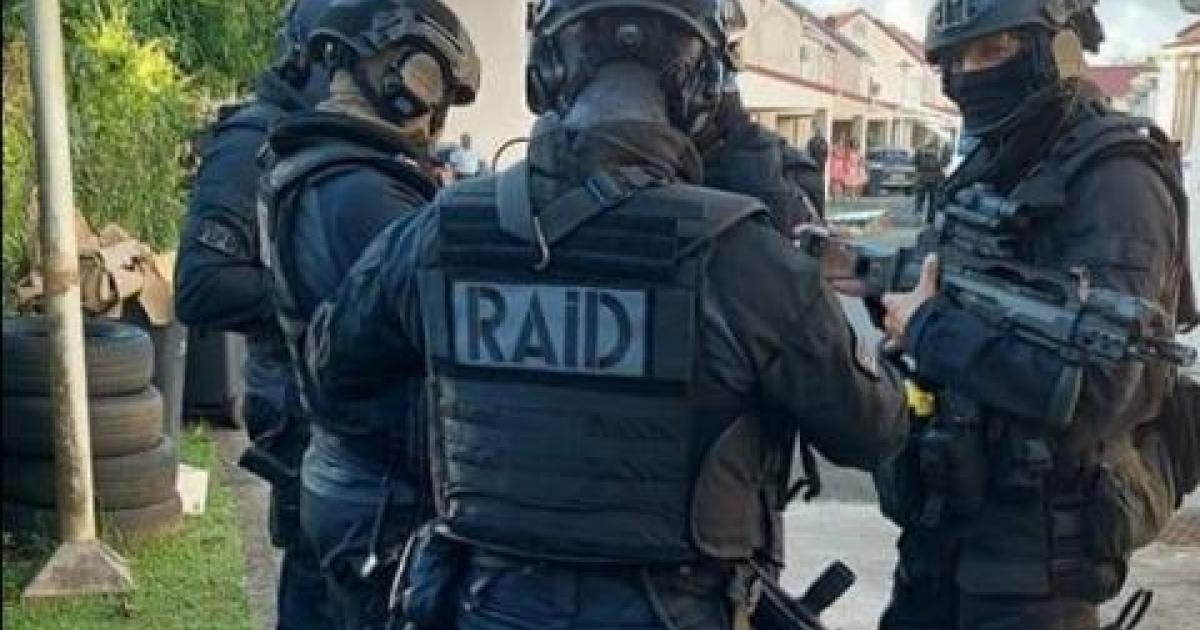 Forcené abattu à Long-Pré : « la maîtresse nous a dit de nous mettre sous les tables »