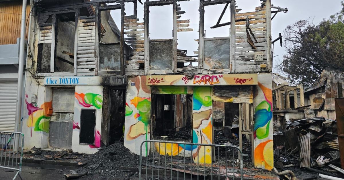 Incendie et barrages : une chaude nuit à Basse-Terre