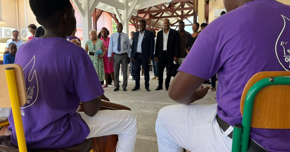 Rentrée 2024 en Guadeloupe : Guy Losbar en visite dans deux collèges