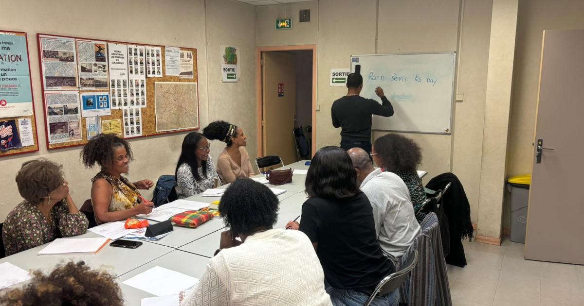 Des cours pour apprendre à parler et écrire le créole en banlieue parisienne