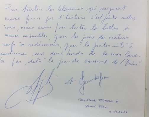 Dédicace de Jean-Claude Fignolé sur le livre d'or de la librairie Alexandre FdeF MQ 1987