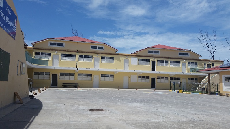 Ecole Jérôme Beaupère, à Sandy Ground, complètement nettoyée