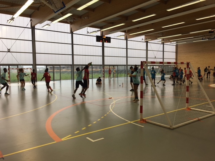 Goal 2030, opération avec des collégiens qui mêlent handball et objectifs de développement durable