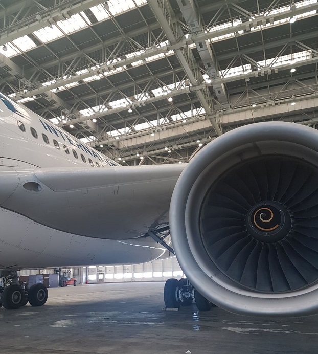 Un hangar composé de deux nefs
