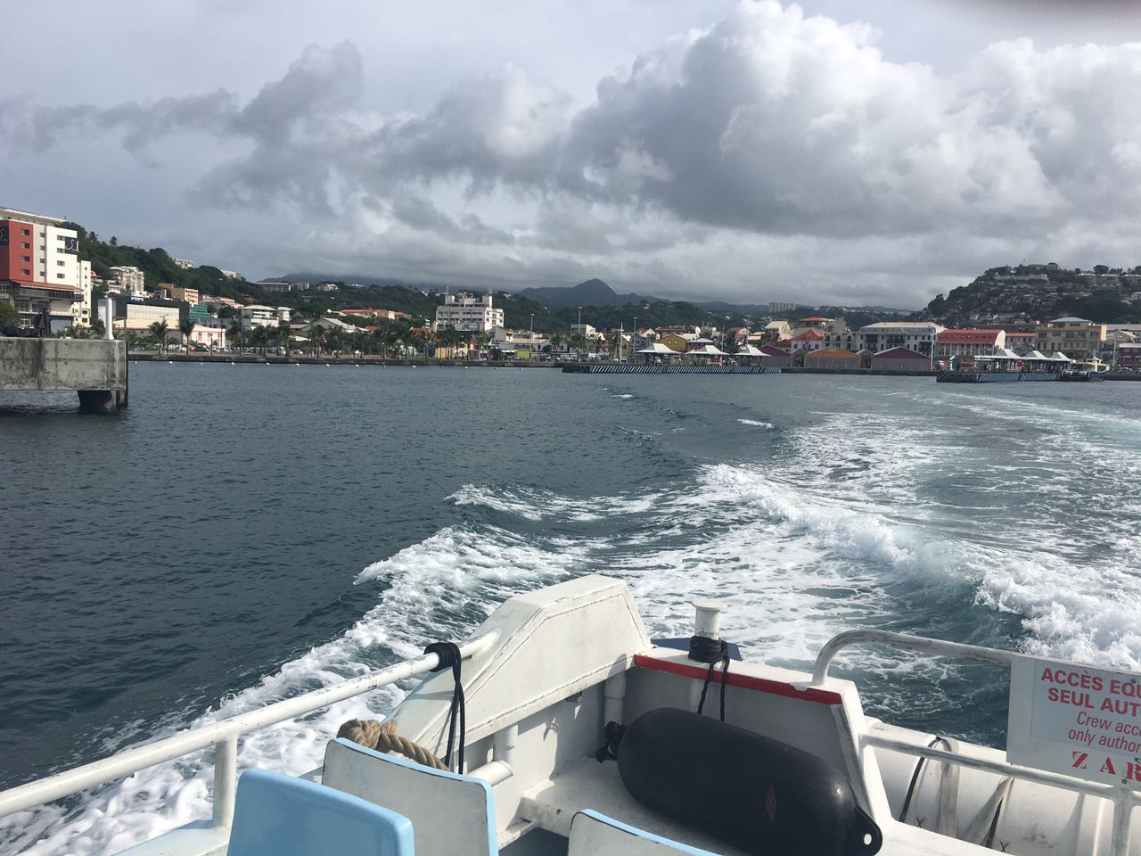 Le Pearl Island dans la baie de Fort-de-France