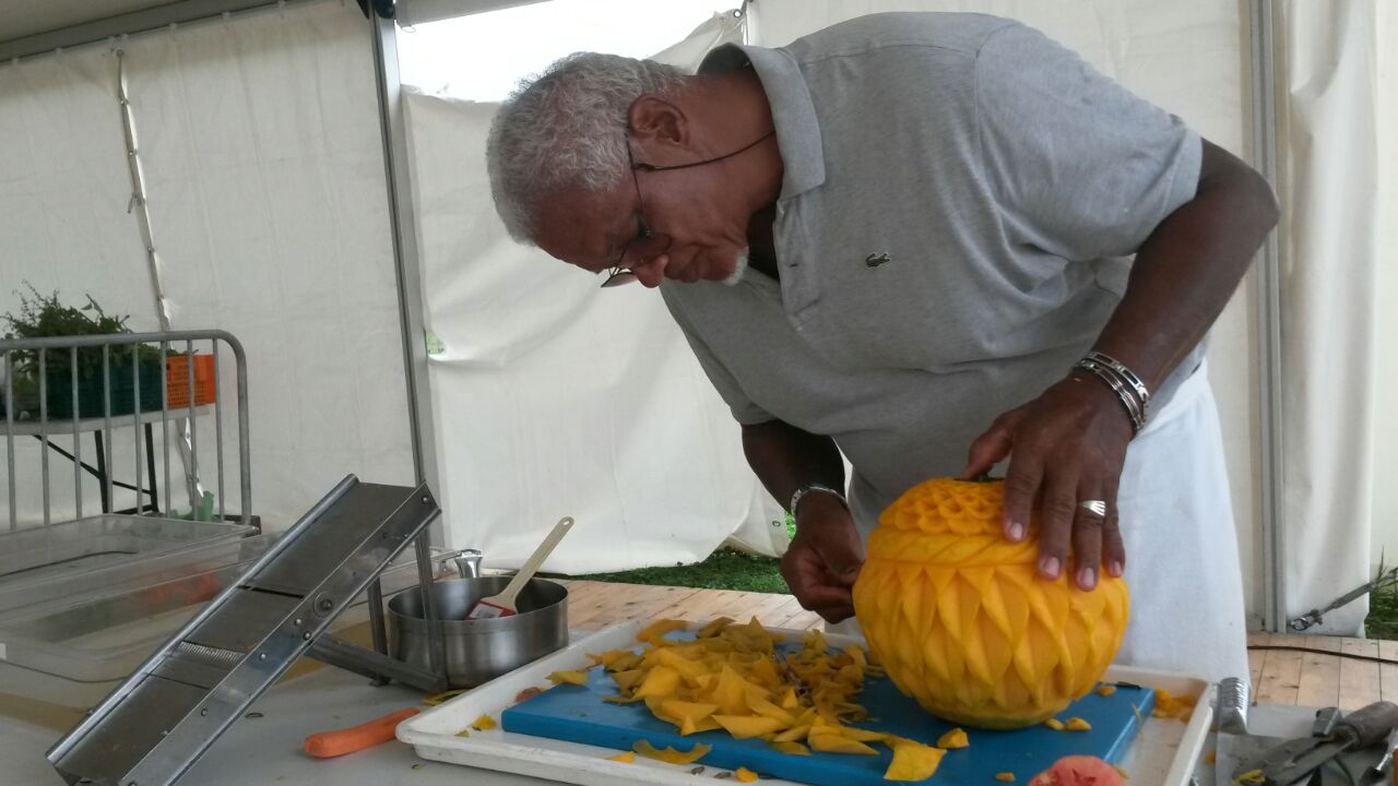 sculpture sur fruit