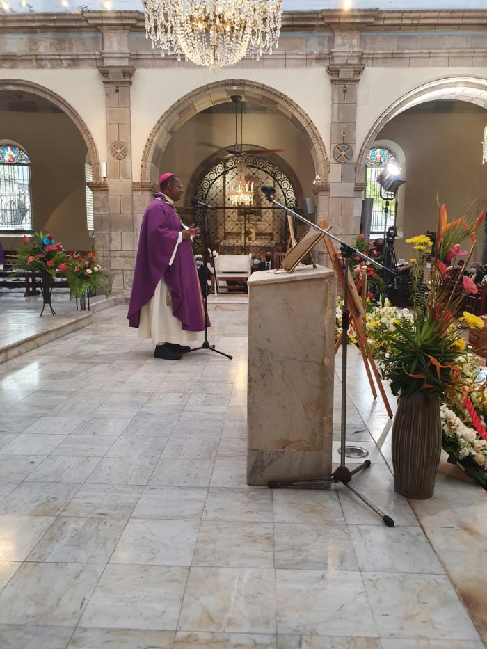 Monseigneur David Macaire préside la cérémonie