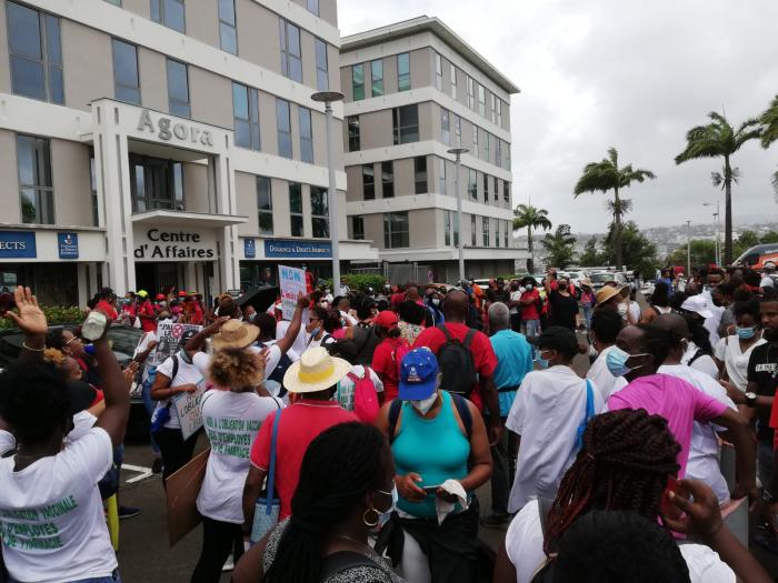 manifestation passe sanitaire obligation vaccinale