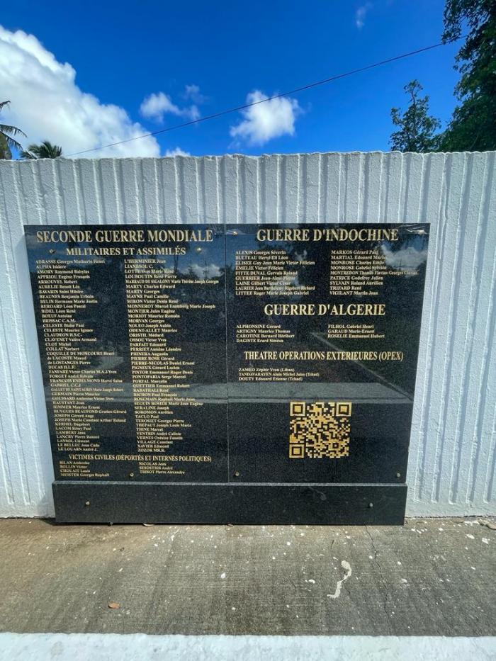 plaque monument aux morts