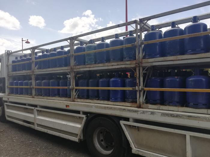 Camion bonbonnes bouteilles de gaz