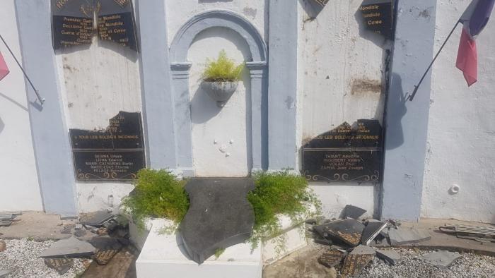 Vandalisme monument aux morts Ducos