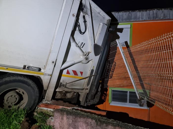 accident camion poubelle gros morne