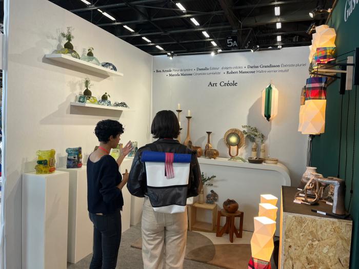 Au salon "Maison & Objet" qui s'est ouvert aujourd'hui à Villepinte, des créations d'artisans guadeloupéens et martiniquais sont présentées.