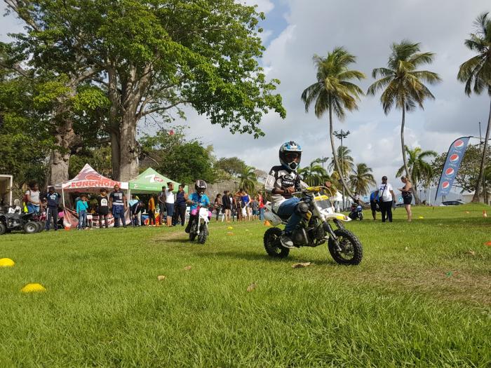 Journée mondiale des parents, activité moto (2)