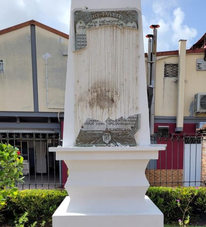 dégration monument Saint Esprit.JPG