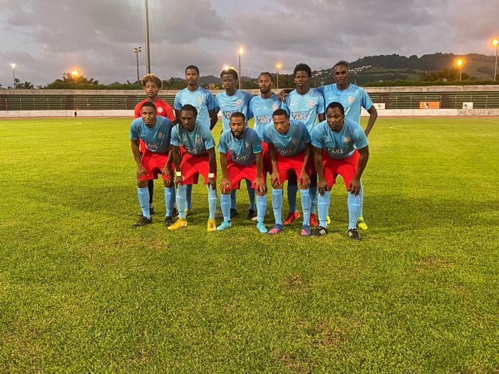 Le Club Péleen, avant la demi-finale 1 du Trophée Yvon Lutbert
