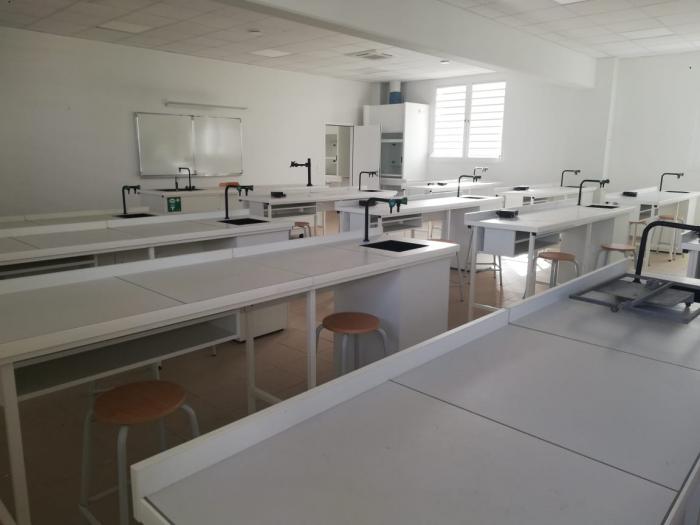 salle de sciences lycée schoelcher