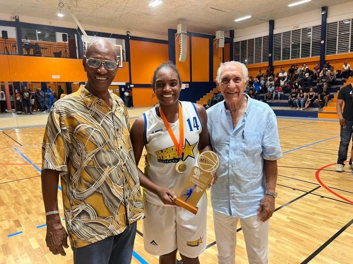 Olivia Monrose Golden Star MVP