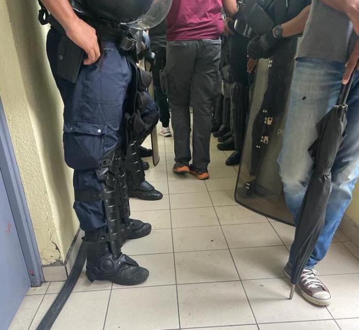 Intervention de police au service RH du CHU.