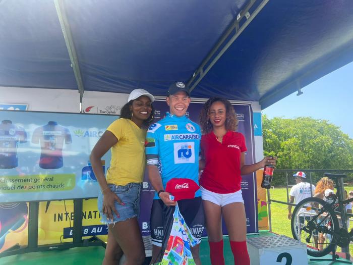 maillot bleu RCI Air Caraïbes.jpg