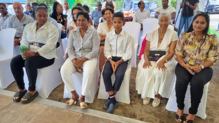 La famille Baboubal, déjà gérante de la déchèterie de Jarry, qui porte le projet de déchèterie à Morin St St Claude.