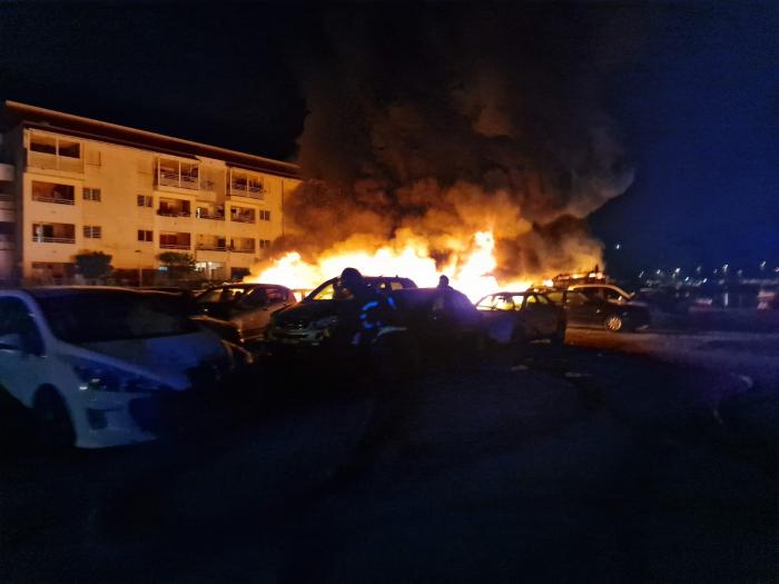 incendie résidence Darboussier, véhicules en feu
