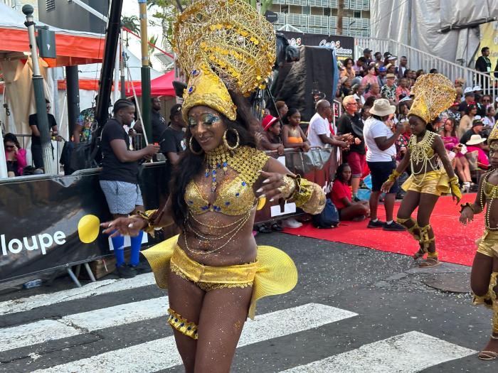 Aqua Band Stars dimanche gras carnaval gp 2024