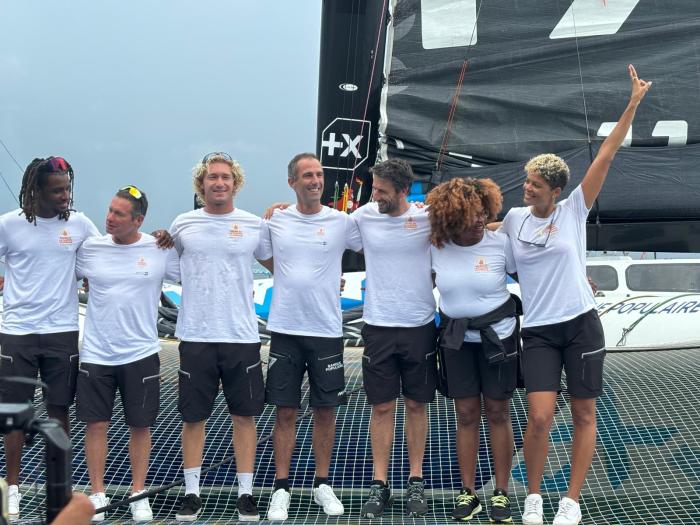 Maxi trimaran Banque populaire équipage