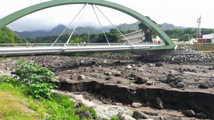 "6 à 7 lahars cette nuit au Prêcheur". Curage de la rivière prévu ce vendredi après-midi