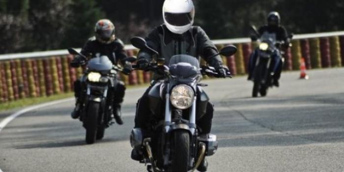 Accident à Sainte-Rose : un motard en urgence absolue
