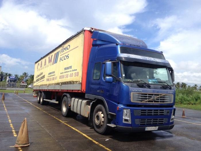 Accidents de poids lourds : la formation des chauffeurs et l'entretien des camions passés au crible