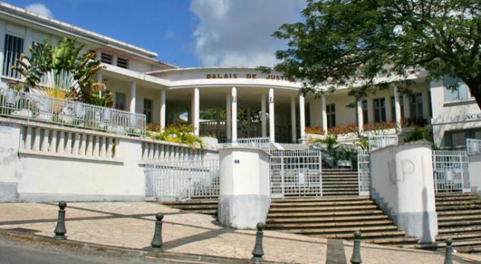 Agression au couteau au tribunal de Basse-Terre