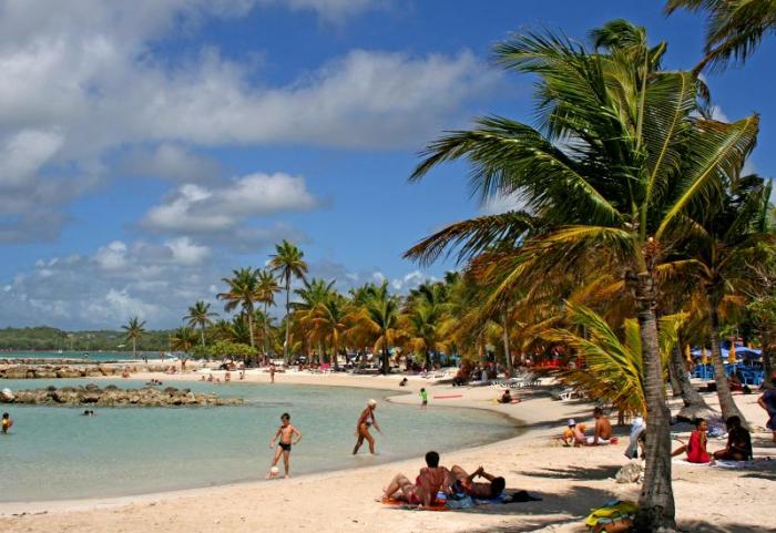 Annulation de l’arrêté municipal relatif au commerce ambulant sur la plage de Sainte-Anne