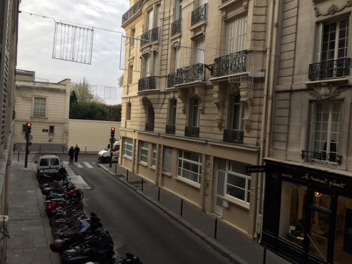 Attentats à Paris, le bilan s'alourdit, au moins128 morts !