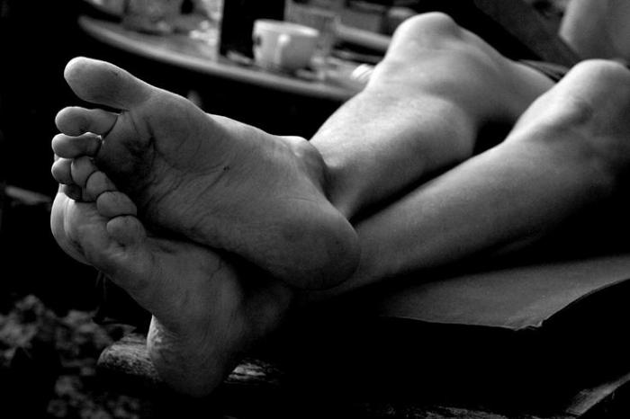 Attiré par l'odeur des pieds "bad boys"