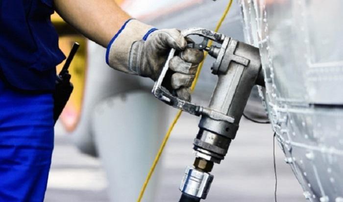 Aviation : le prix de la surcharge carburant en question
