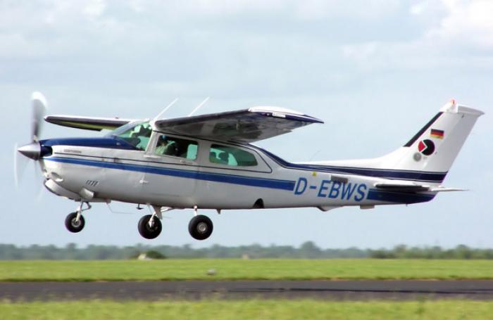 Avion en détresse : le pilote et son passager sains et saufs