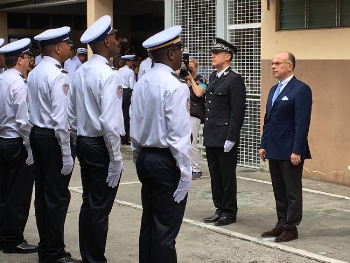 Bernard Cazeneuve entre à Matignon